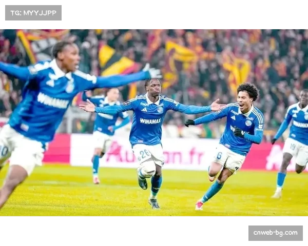 白堡主场2-0力克里尔，埃梅加双响助队稳居榜首